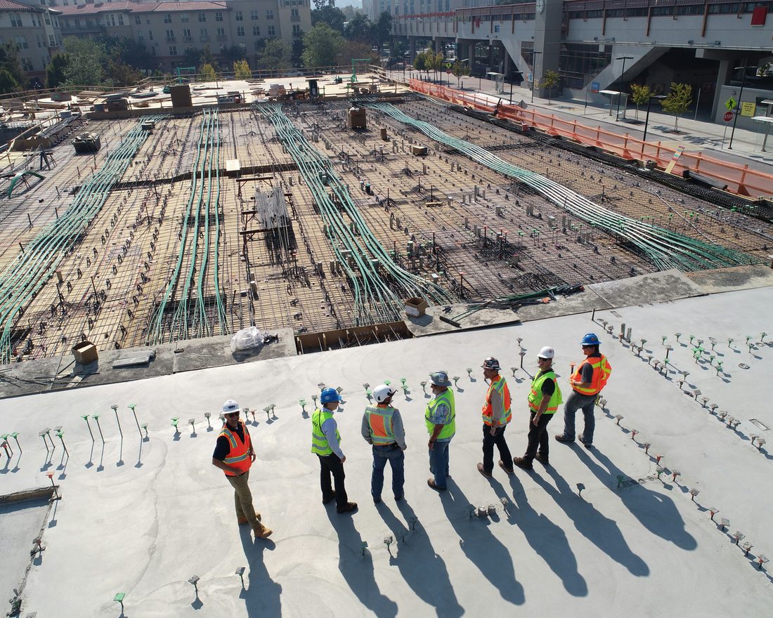 Team von M-Baustrom auf der Baustelle im Raum München